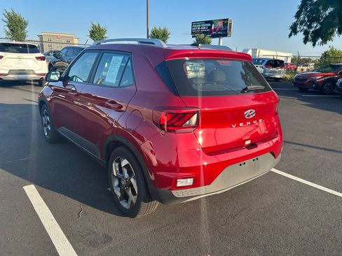 Used 2025 Hyundai Venue SEL FWD image 4