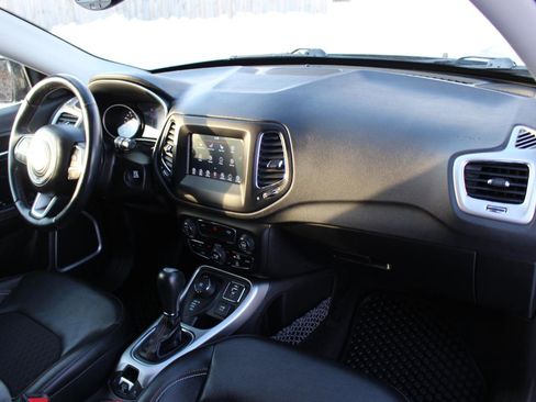 Used 2020 Jeep Compass Latitude w/ Popular Equipment Group AWD/4WD image 41