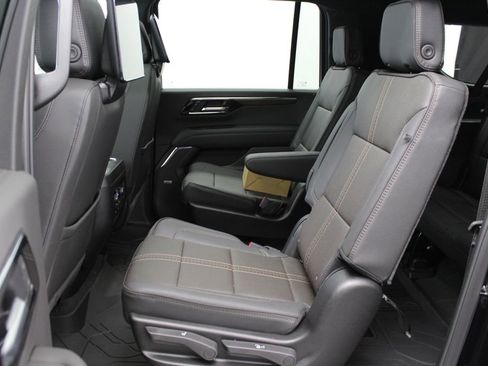 New 2026 Chevrolet Suburban High Country AWD/4WD image 28