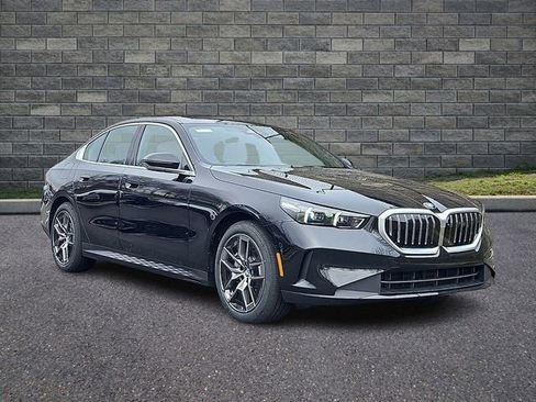 New 2026 BMW 530i xDrive w/ Premium Package AWD/4WD image 1