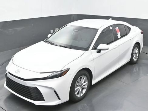New 2026 Toyota Camry LE FWD image 29