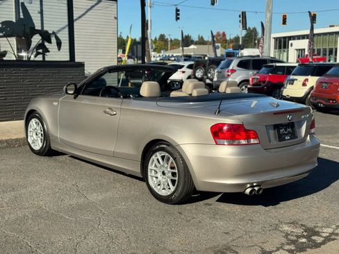 Used 2011 BMW 128i Convertible image 11
