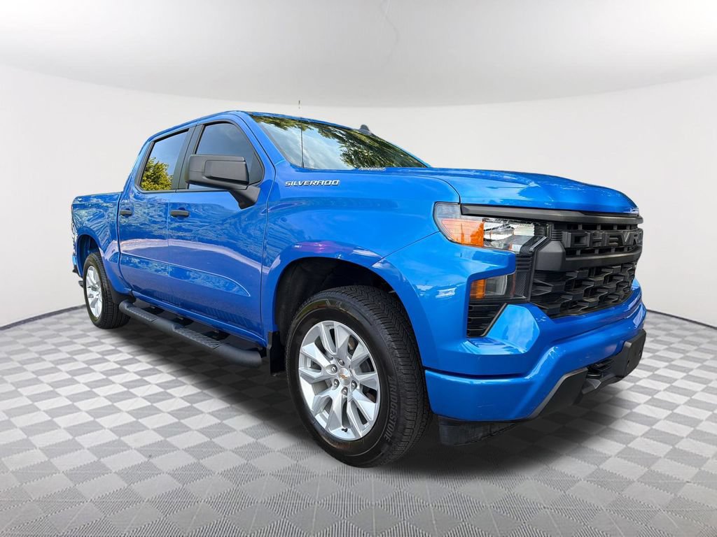 Used 2025 Chevrolet Silverado 1500 Custom RWD image 3