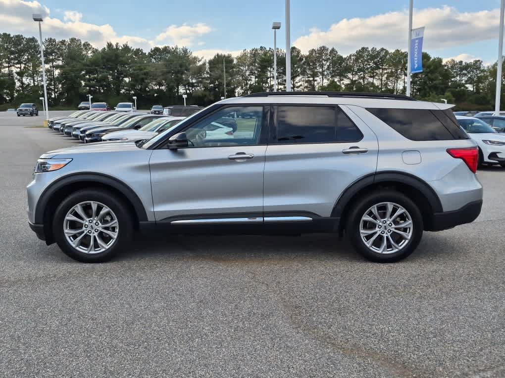 Used 2024 Ford Explorer XLT w/ Equipment Group 202A AWD/4WD image 7