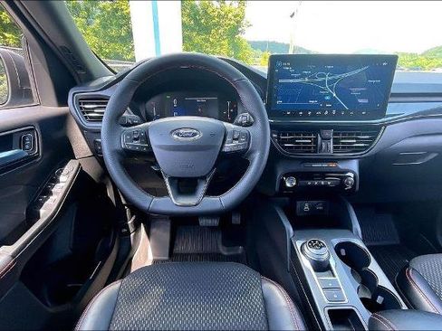 Certified 2025 Ford Escape ST-Line w/ Equipment Group 301A FWD image 5