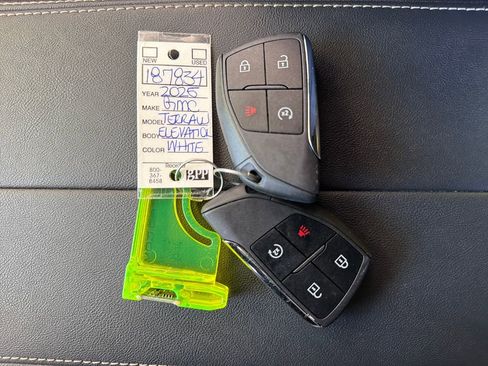 Used 2025 GMC Terrain Elevation w/ Black Edition AWD/4WD image 35