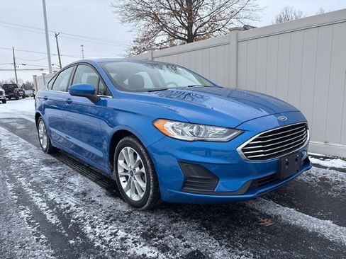 Used 2020 Ford Fusion SE image 2