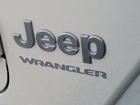 Used 2022 Jeep Wrangler Sport image 30
