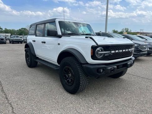 Certified 2023 Ford Bronco Wildtrak AWD/4WD image 3