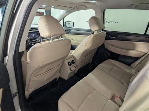 Used 2019 Subaru Outback 3.6R Limited image 16