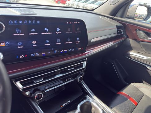 Used 2024 Chevrolet Traverse RS w/ LPO, Floor Liner Package AWD/4WD image 22