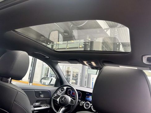 Used 2025 Mercedes-Benz GLA 250 image 10