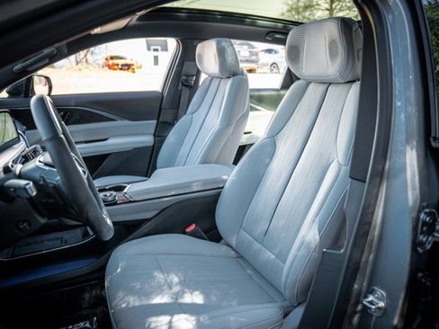 Used 2024 Cadillac Lyriq Sport image 31