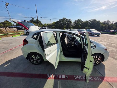 Used 2017 Honda Fit EX image 32