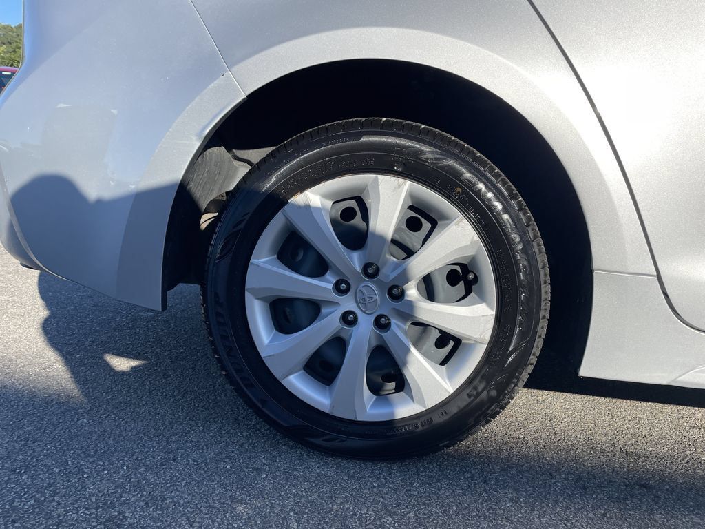 Used 2024 Toyota Corolla LE FWD image 12