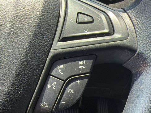 Used 2021 Ford Edge SE FWD image 22