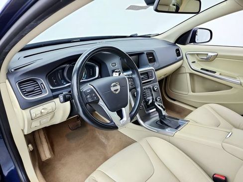 Used 2014 Volvo S60 T5 w/ Climate Package FWD image 16