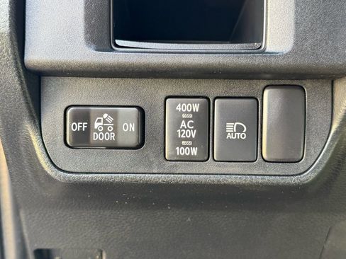 Used 2019 Toyota Tacoma TRD Sport image 28