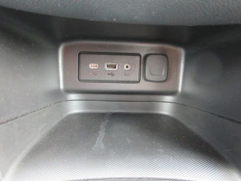 Used 2024 Chevrolet Equinox LT FWD image 29
