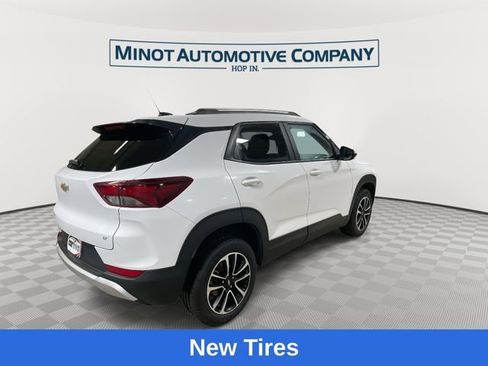 Used 2025 Chevrolet TrailBlazer LT AWD/4WD image 8