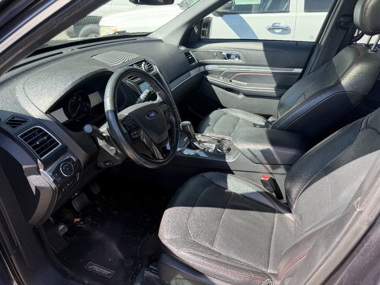 Used 2017 Ford Explorer Sport w/ Equipment Group 401A AWD/4WD image 3