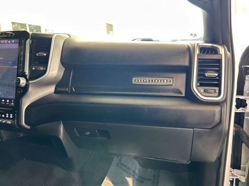 Used 2025 RAM 2500 Big Horn AWD/4WD image 32