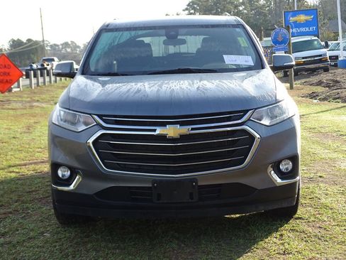 Used 2020 Chevrolet Traverse LT image 2