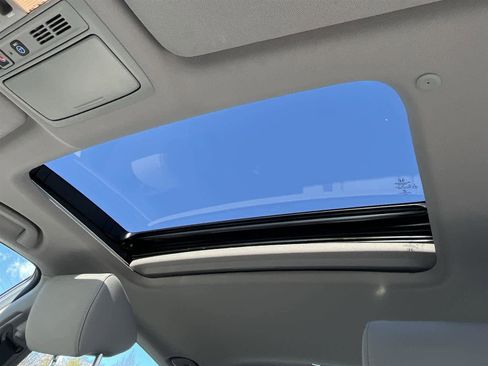 Used 2018 Honda Accord Touring image 14