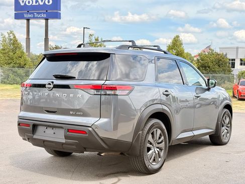Used 2022 Nissan Pathfinder SV w/ Cargo Package AWD/4WD image 10