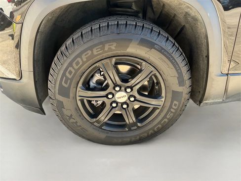 Used 2022 GMC Acadia AT4 w/ Technology Package image 33