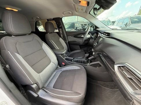 Used 2023 Chevrolet TrailBlazer LT FWD image 37