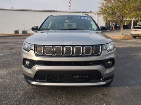 Used 2022 Jeep Compass Limited image 9