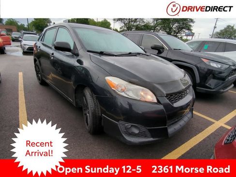 Used 2009 Toyota Matrix S FWD image 1