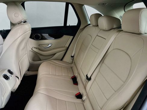 Used 2021 Mercedes-Benz GLC 300 w/ Premium Package image 31
