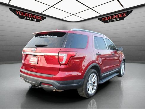Used 2019 Ford Explorer XLT w/ Equipment Group 202A image 5