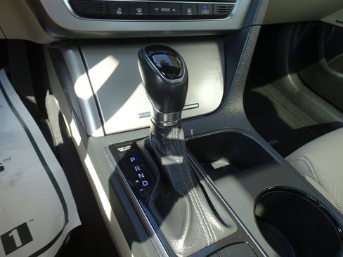 Used 2015 Hyundai Sonata Limited w/ Option Group 05 FWD image 18