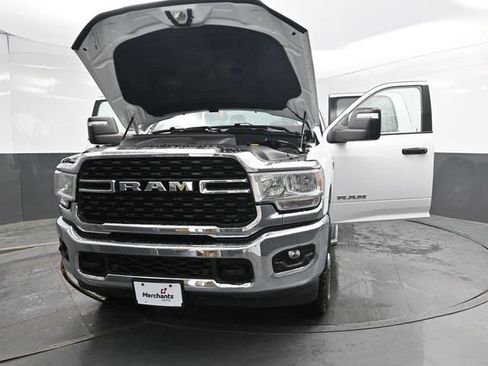 Used 2024 RAM 2500 Big Horn AWD/4WD image 43