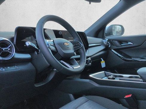 New 2026 Chevrolet Equinox LT image 3