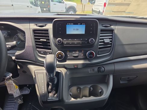 New 2024 Ford Transit 250 148 Medium Roof image 33