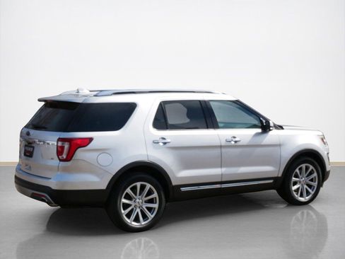 Used 2016 Ford Explorer Limited image 3