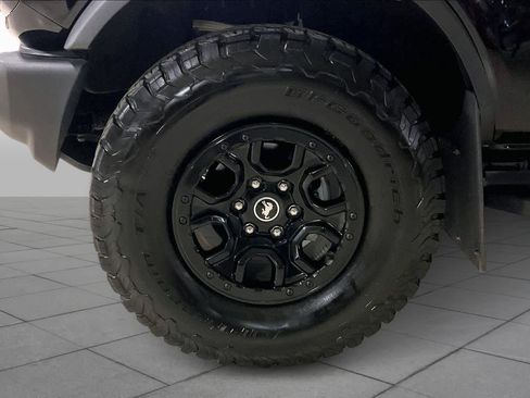 Used 2022 Ford Bronco Wildtrak image 10