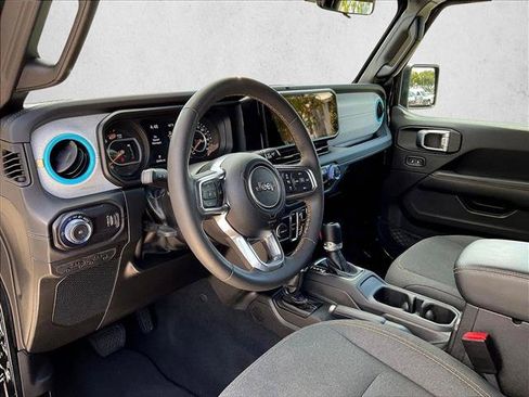 Used 2024 Jeep Wrangler Unlimited Sahara AWD/4WD image 14