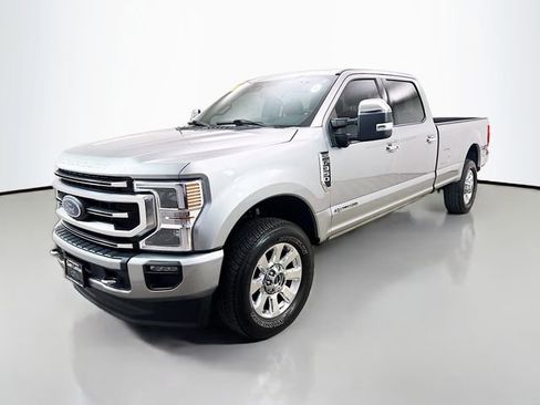 Used 2022 Ford F350 Platinum AWD/4WD image 3