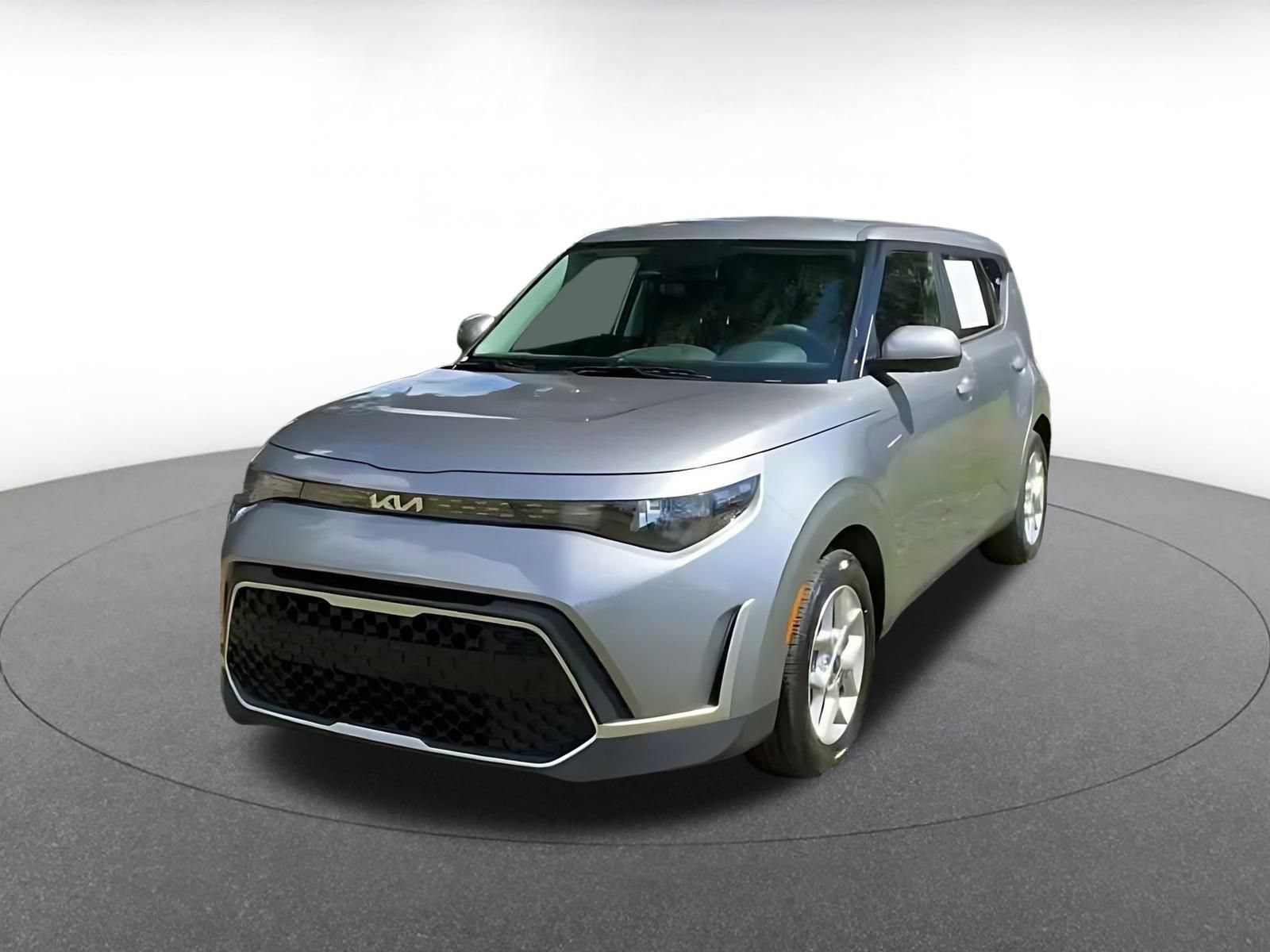 Used 2025 Kia Soul LX w/ LX Technology Package FWD image 6