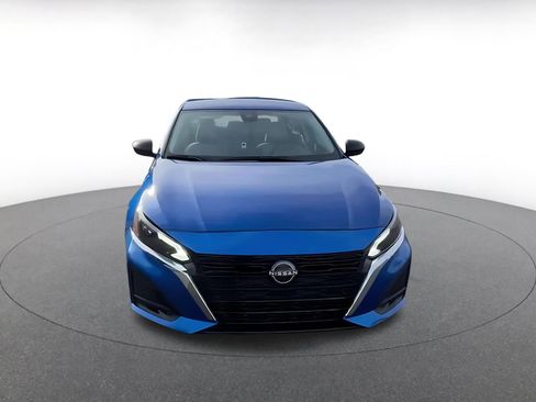 Used 2025 Nissan Altima 2.5 SV image 4