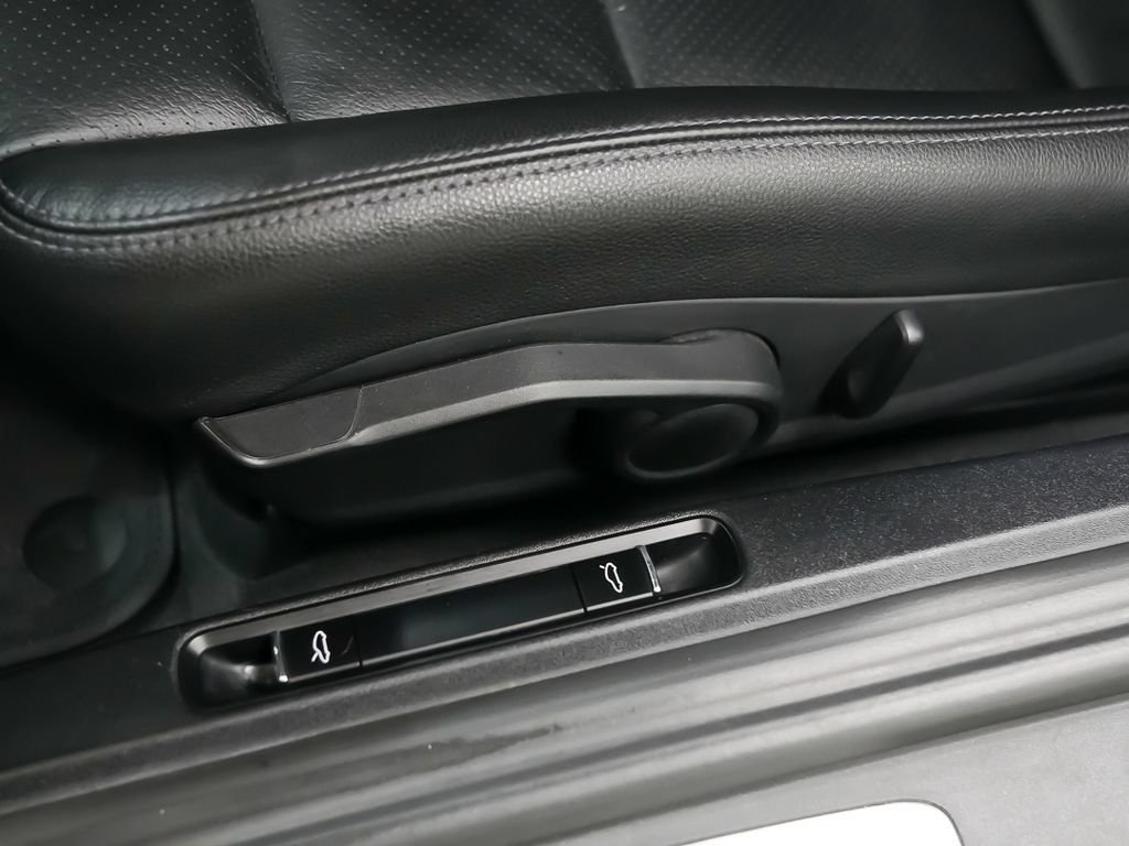 Used 2018 Porsche 718 Cayman RWD image 21
