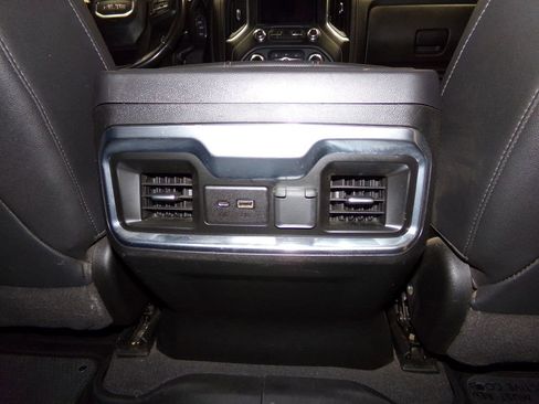 Used 2022 GMC Sierra 2500 AT4 w/ AT4 Preferred Package image 11