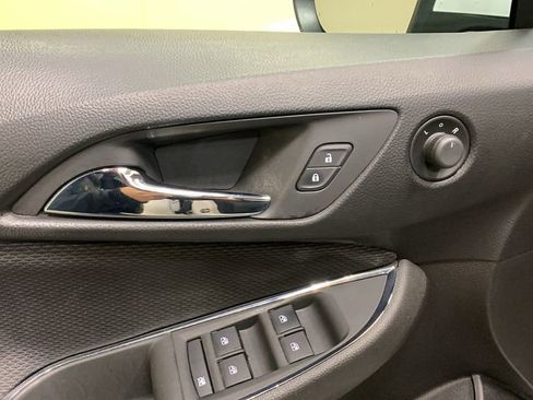 Used 2018 Chevrolet Cruze LT image 24