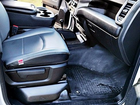 Used 2021 RAM 2500 Tradesman w/ Chrome Appearance Group image 15