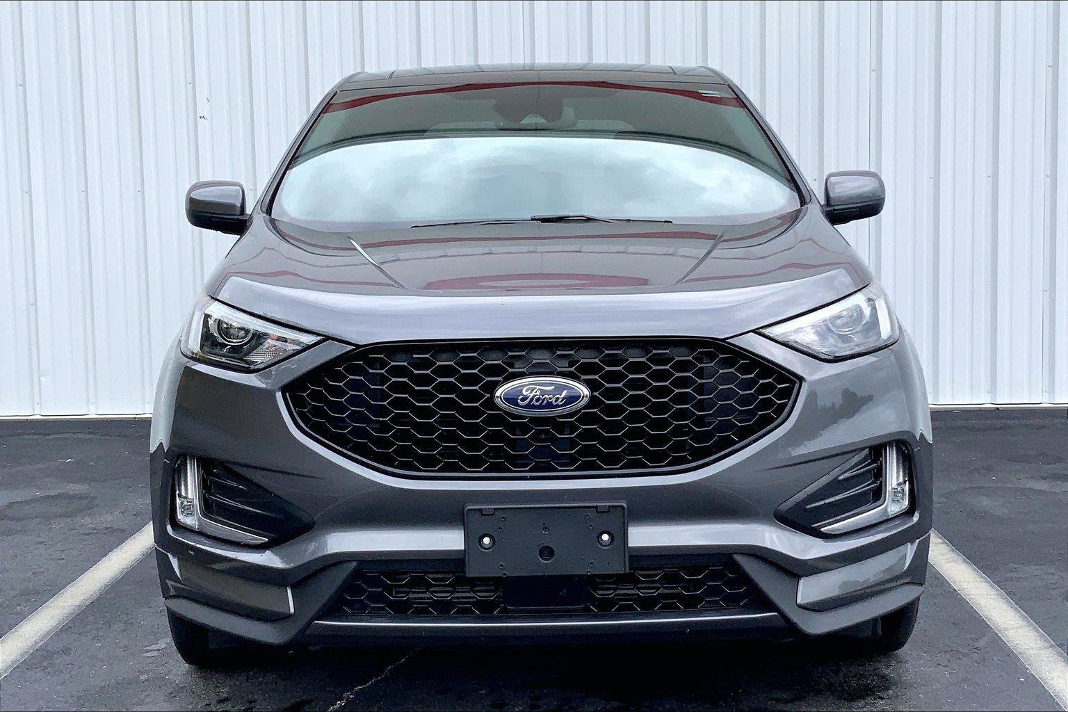 Used 2022 Ford Edge ST-Line w/ Class II Trailer Tow Package AWD/4WD image 3